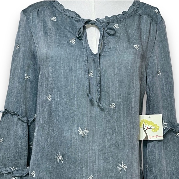 Fig & Flower Shirt Womens S Boho Bell Sleeve Floral Embroidery NWT - Picture 8 of 16